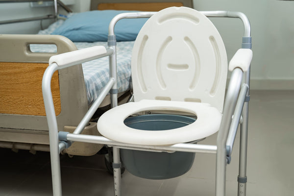 Nighttime Safety Simplified: How to Choose the Right Commode Chair for Bedside Use